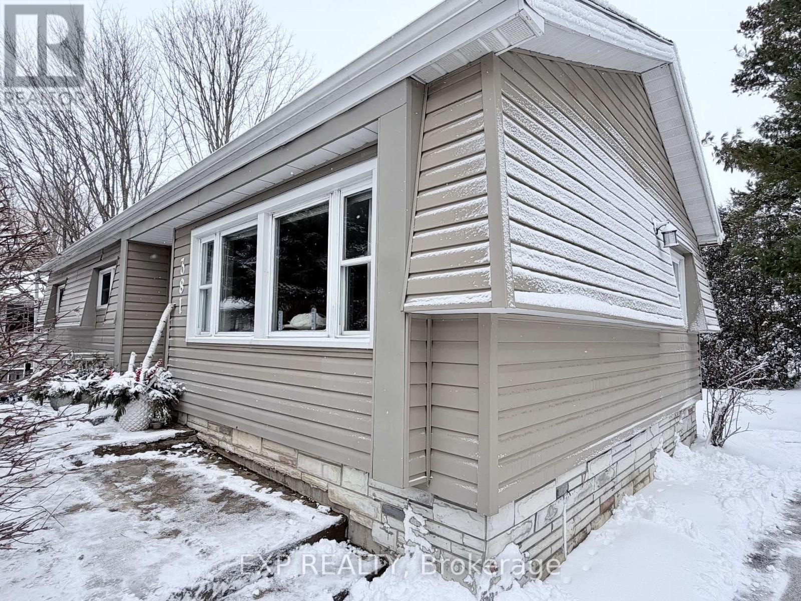 381 Nelson Street, Kincardine, Ontario  N2Z 1X7 - Photo 3 - X12721792