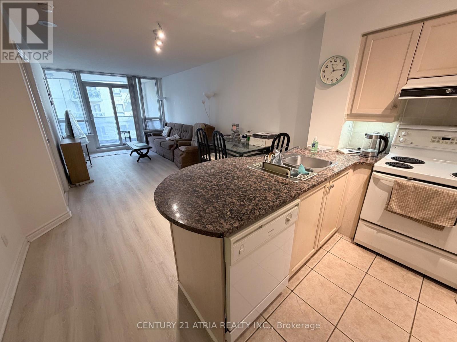 303 - 8 Rean Drive, Toronto, Ontario  M2K 3B9 - Photo 7 - C12884984