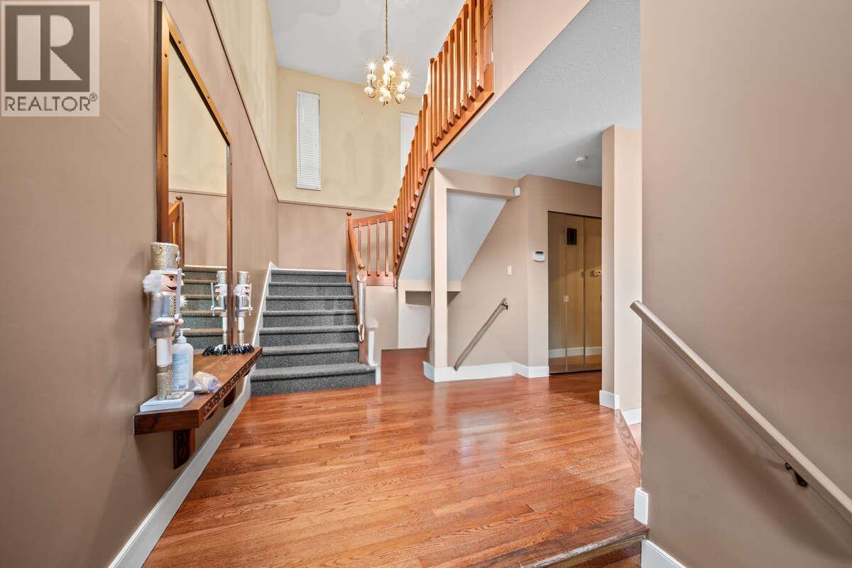 5600 Grousewoods Place, North Vancouver, British Columbia  V7R 4T4 - Photo 19 - R3099842