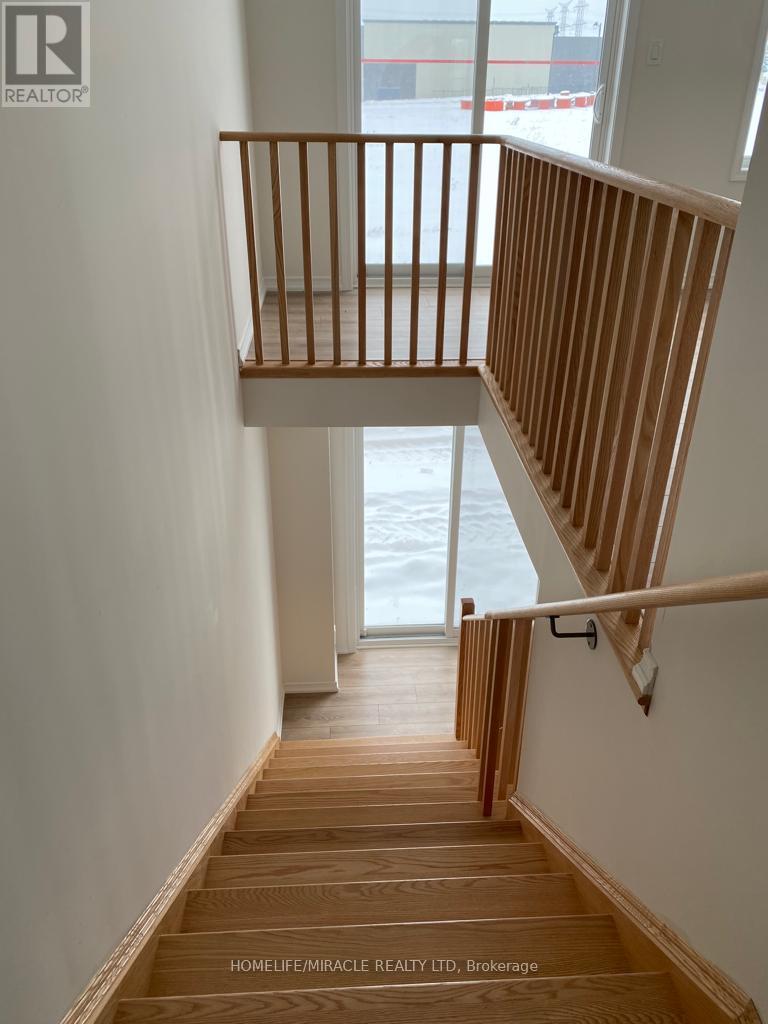 225 Danzatore Path, Oshawa, Ontario  L1L 0P9 - Photo 9 - E12875578