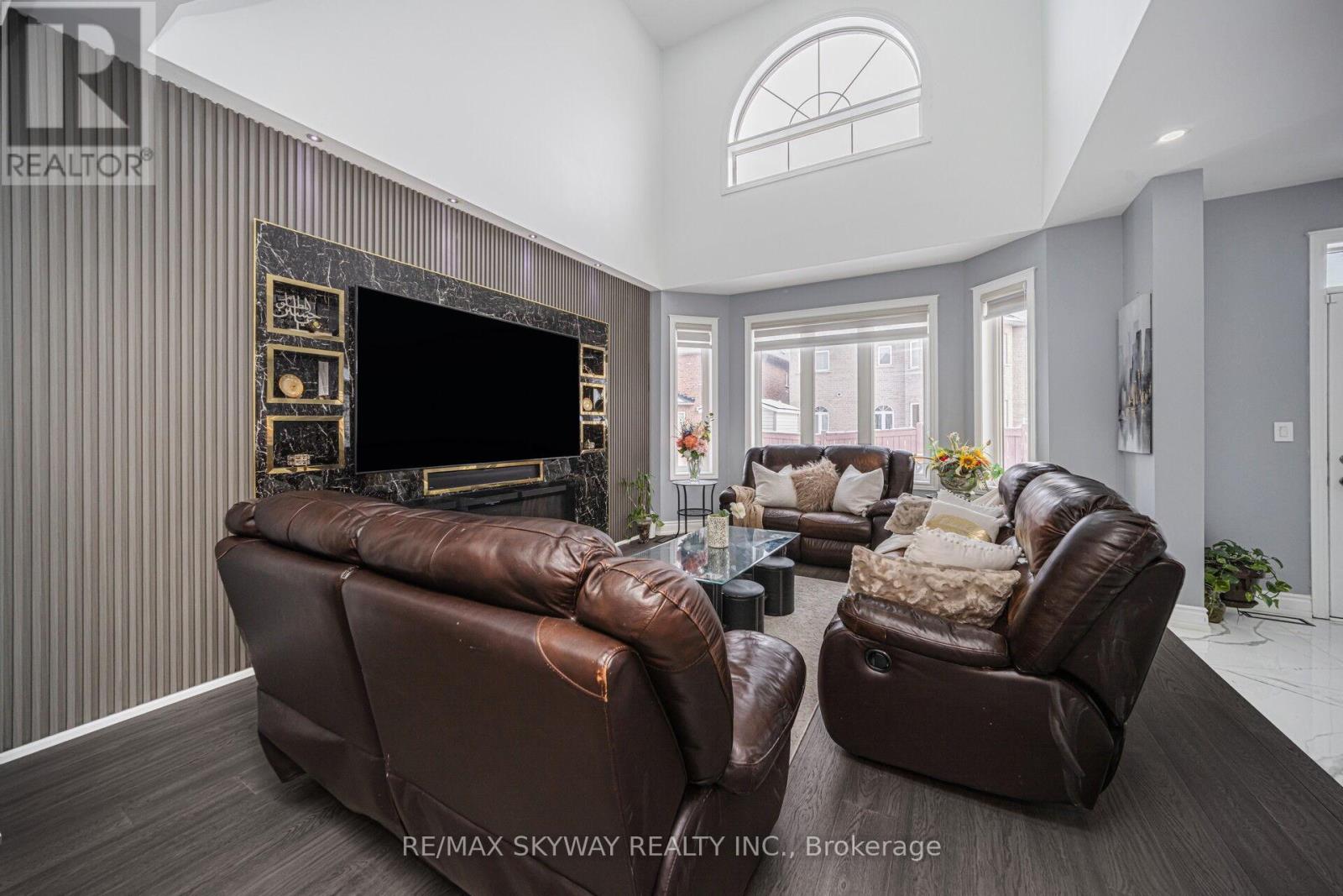 44 Eaglesprings Crescent, Brampton, Ontario L6P 2W2 - Photo 15 - W12884874