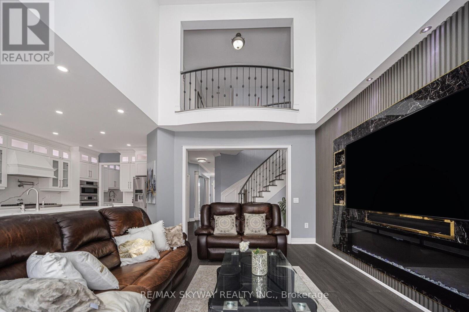 44 Eaglesprings Crescent, Brampton, Ontario L6P 2W2 - Photo 18 - W12884874