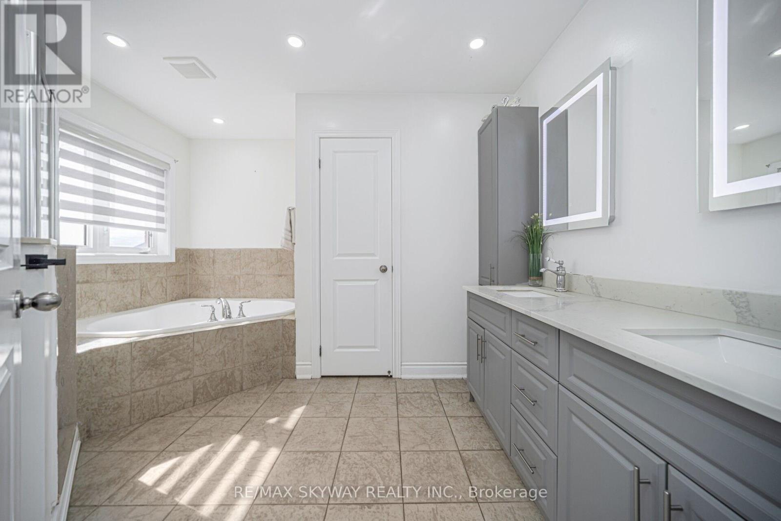 44 Eaglesprings Crescent, Brampton, Ontario L6P 2W2 - Photo 37 - W12884874