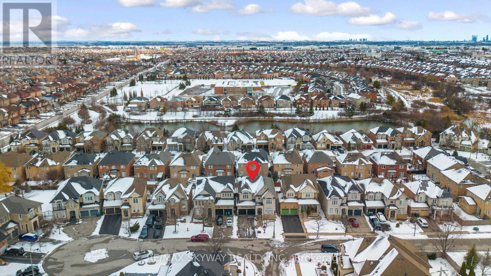 44 Eaglesprings Crescent, Brampton, Ontario L6P 2W2 - Photo 4 - W12884874