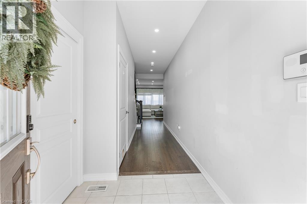 9 Marissa Street, Fonthill, Ontario  L3B 5N5 - Photo 4 - 40809900