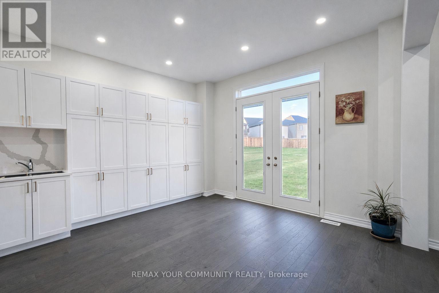 Main - 226 Miyako Court, Oshawa (Windfields), Ontario  L1L 0R7 - Photo 3 - E12831178