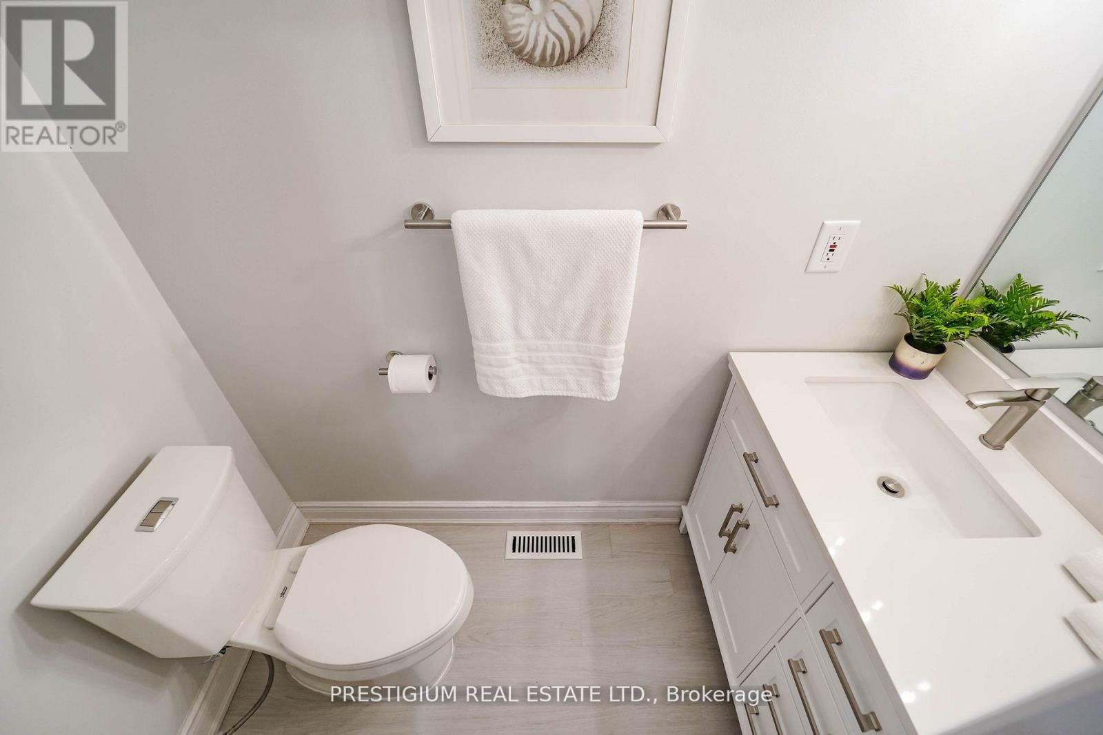 Upper - 55 Fifefield Drive, Vaughan, Ontario  L6A 1J2 - Photo 11 - N12885000