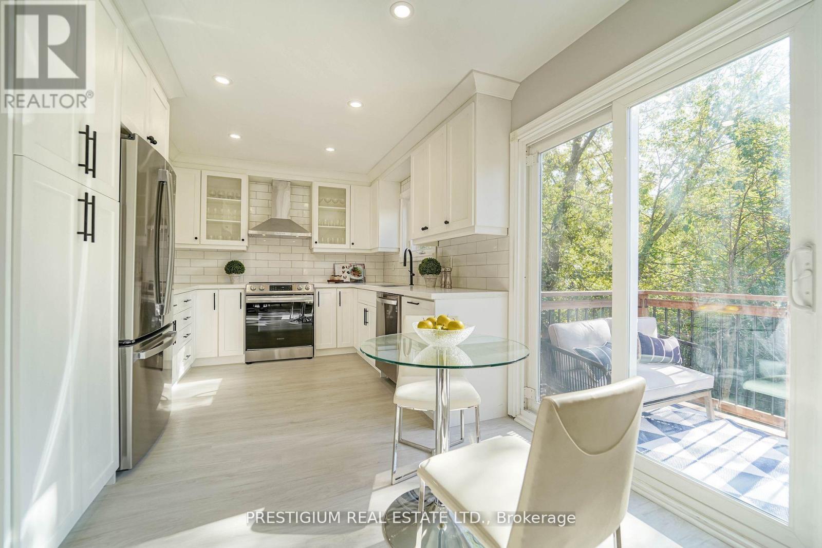 Upper - 55 Fifefield Drive, Vaughan, Ontario  L6A 1J2 - Photo 12 - N12885000