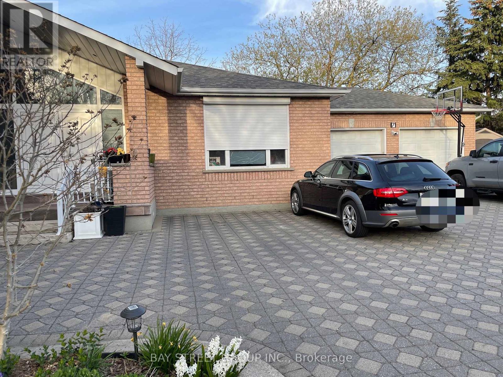 7 Markwood Lane, Vaughan, Ontario  L4J 7P2 - Photo 3 - N12885008