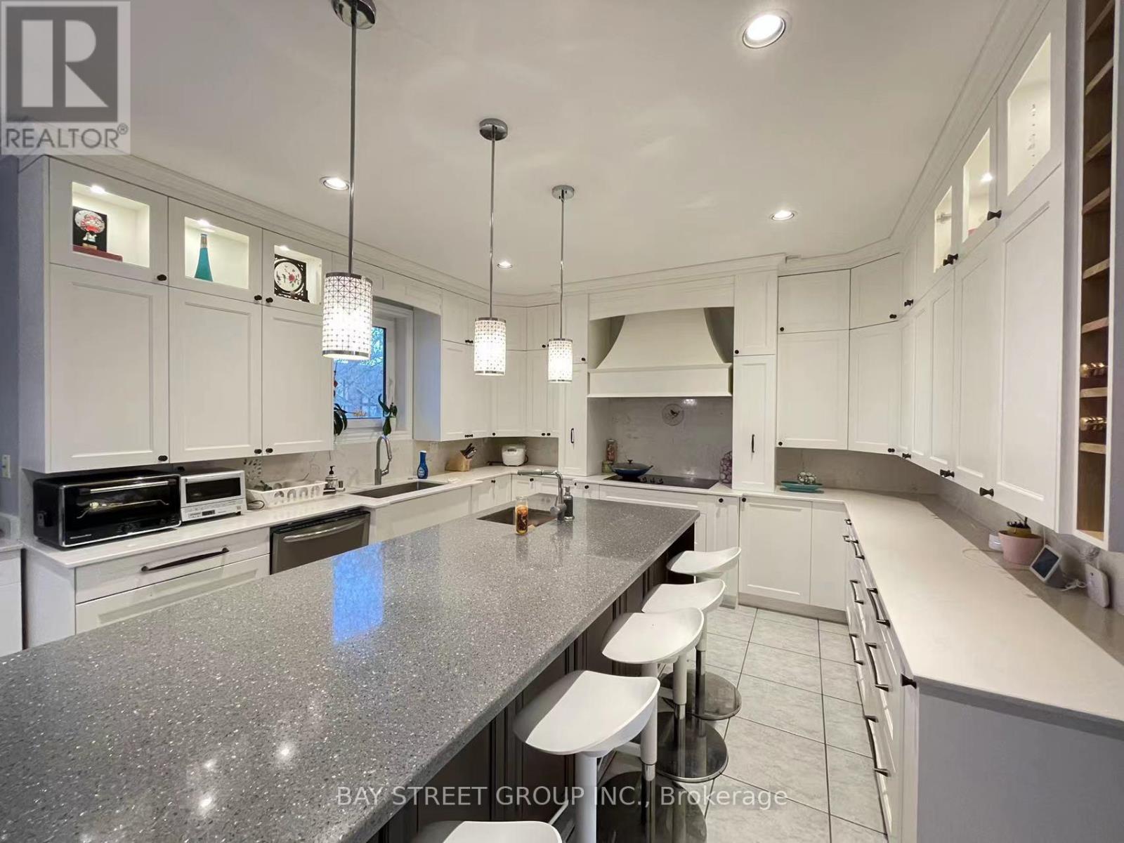 7 Markwood Lane, Vaughan, Ontario  L4J 7P2 - Photo 5 - N12885008