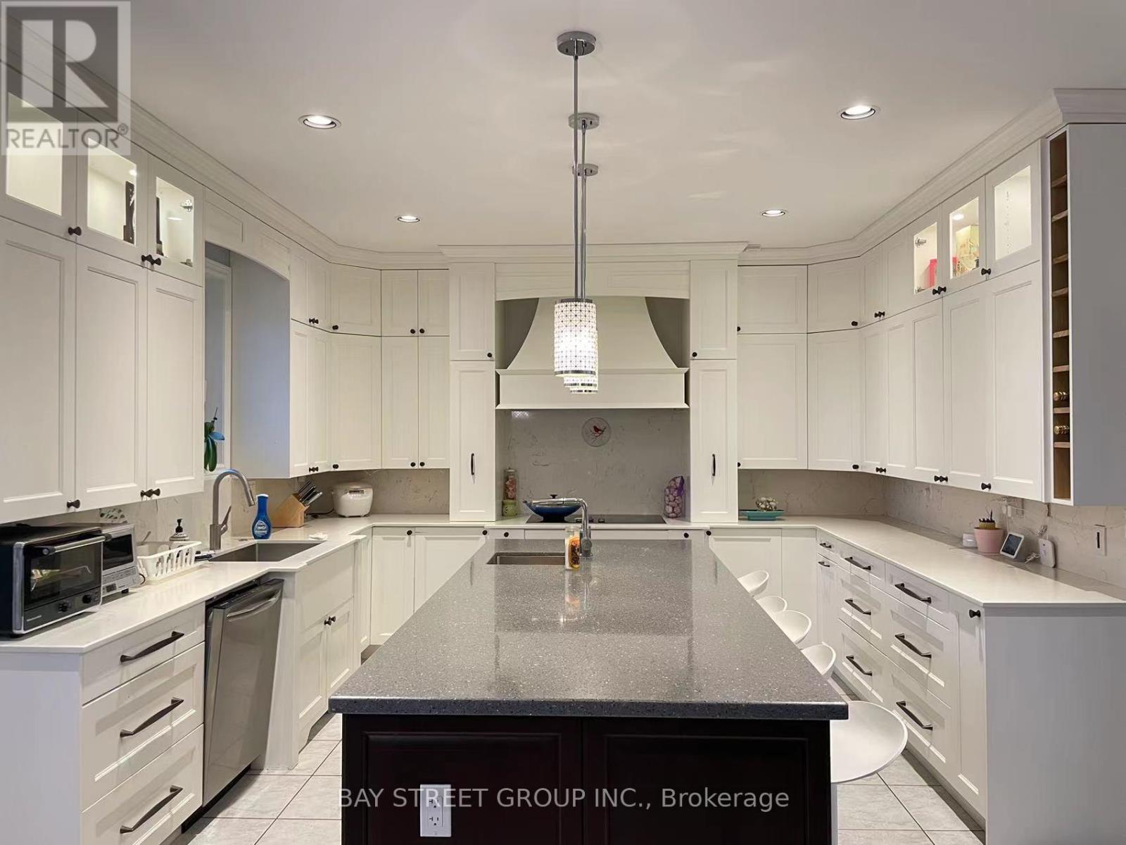 7 Markwood Lane, Vaughan, Ontario  L4J 7P2 - Photo 6 - N12885008