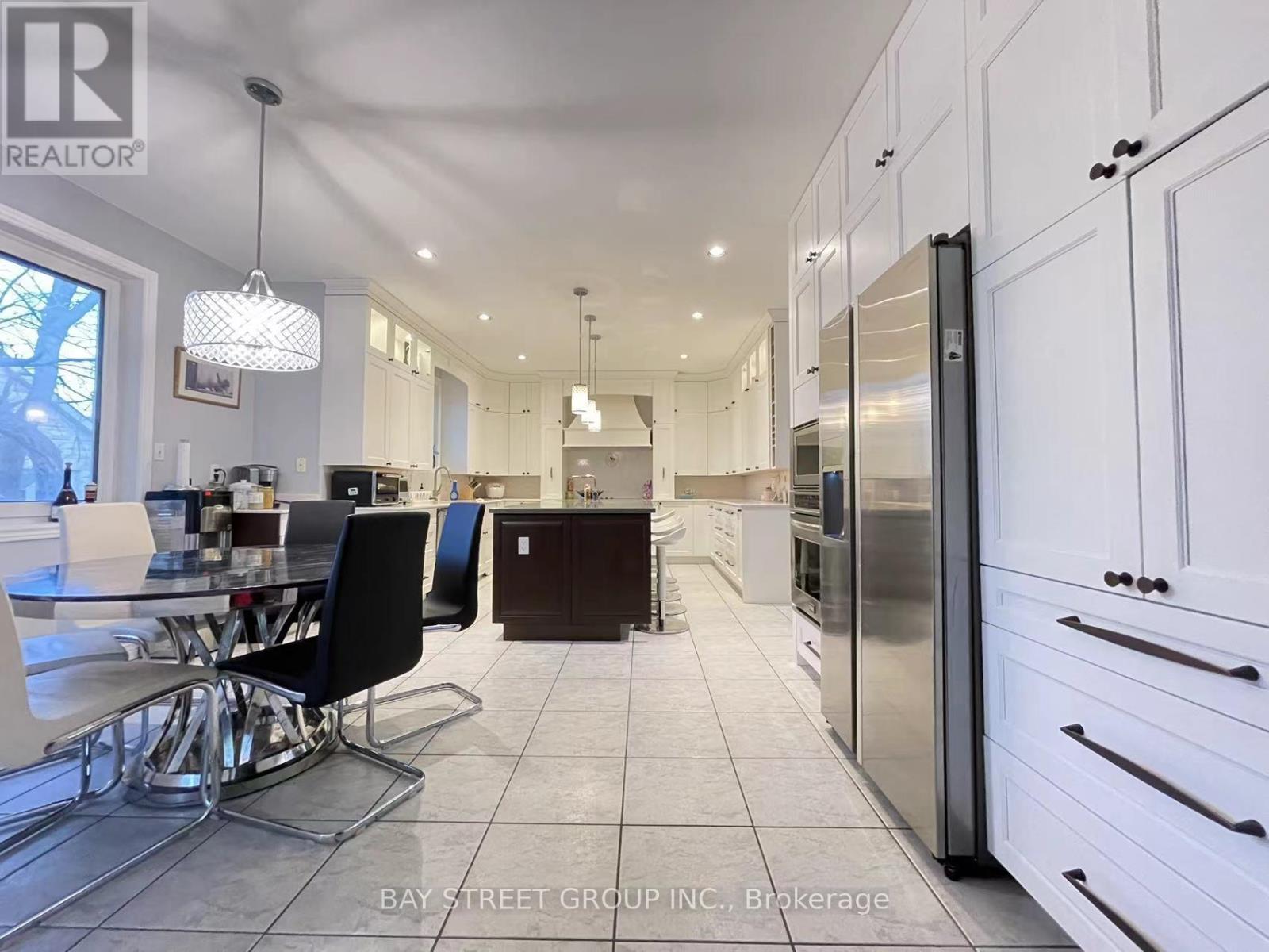 7 Markwood Lane, Vaughan, Ontario  L4J 7P2 - Photo 7 - N12885008