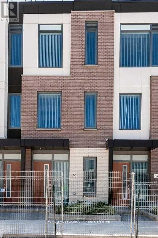 Th06 - 1010 Portage Parkway, Vaughan, Ontario  L4K 0K3 - Photo 1 - N12885012