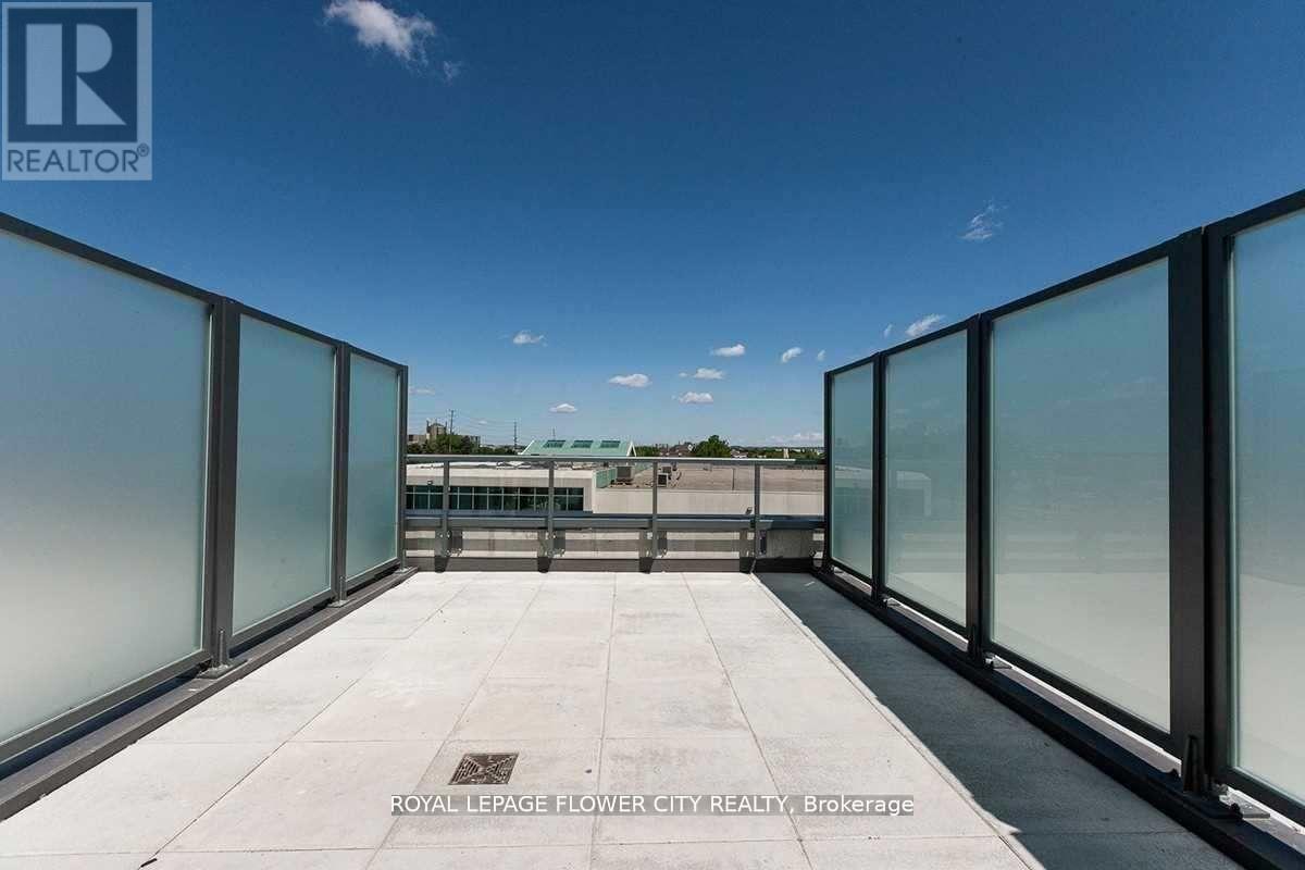 Th06 - 1010 Portage Parkway, Vaughan, Ontario  L4K 0K3 - Photo 18 - N12885012