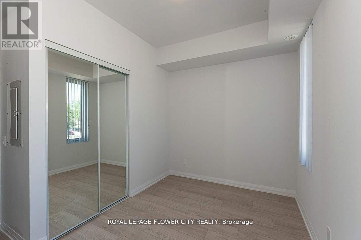 Th06 - 1010 Portage Parkway, Vaughan, Ontario  L4K 0K3 - Photo 6 - N12885012