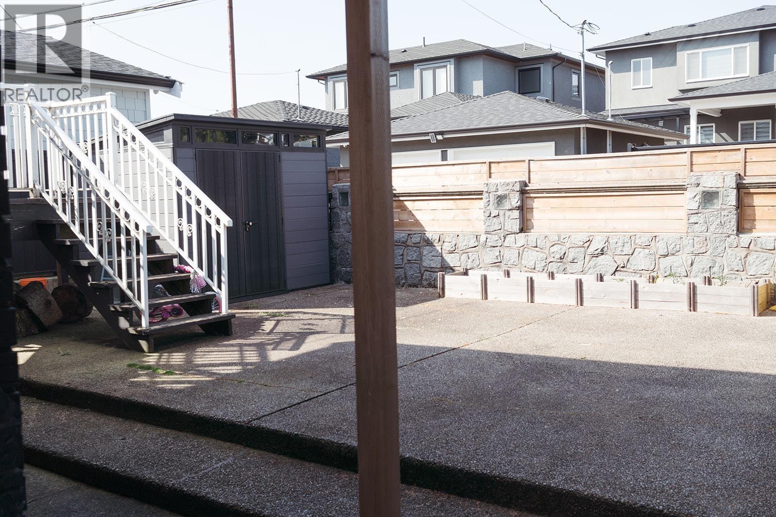 679 Gamma Avenue, Burnaby, British Columbia  V5C 6A3 - Photo 30 - R3097942