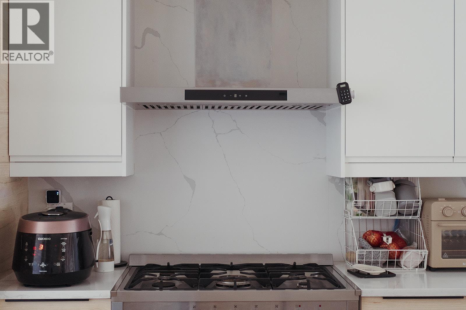 679 Gamma Avenue, Burnaby, British Columbia  V5C 6A3 - Photo 4 - R3097942