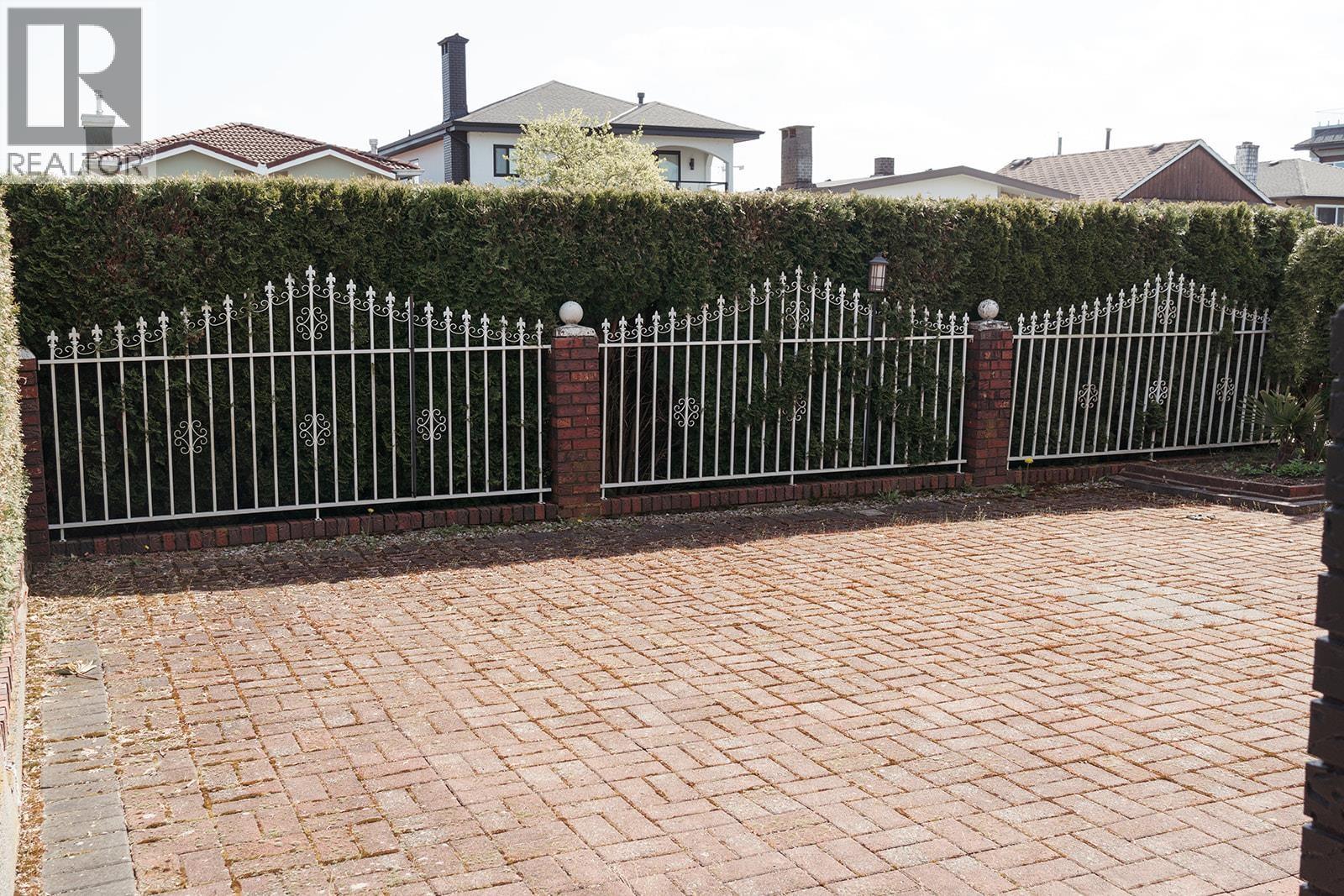 679 Gamma Avenue, Burnaby, British Columbia  V5C 6A3 - Photo 29 - R3097942