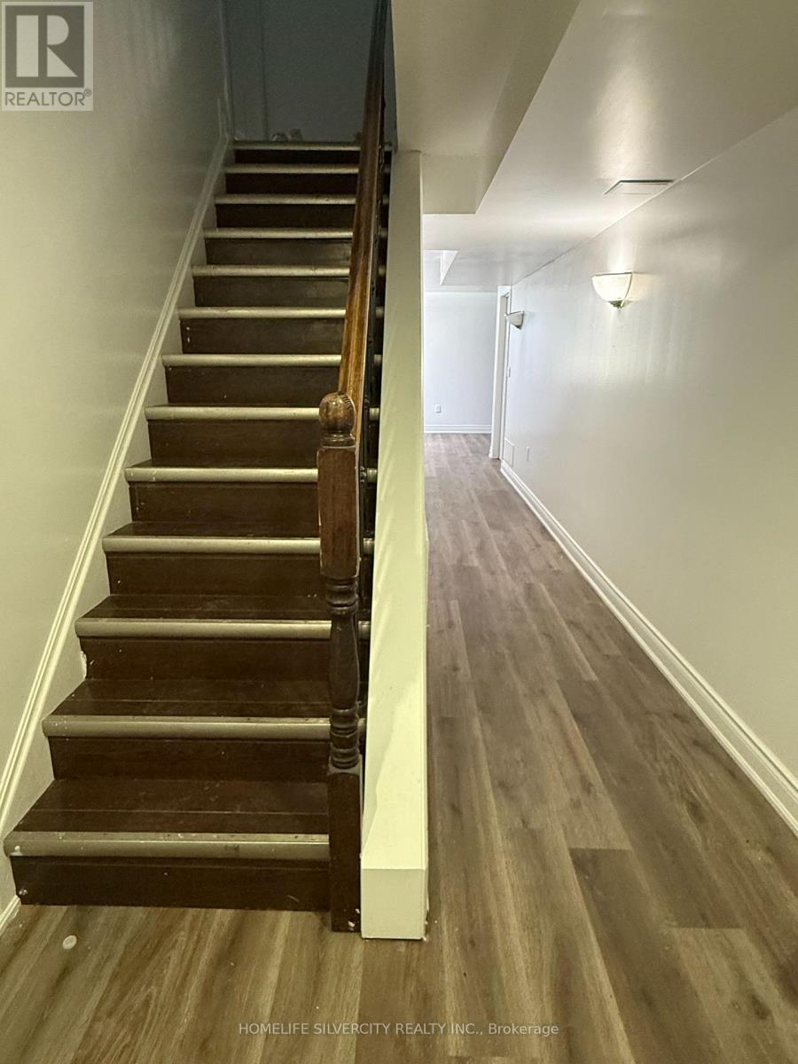 39 Savita Road, Brampton, Ontario L7A 3V1 - Photo 12 - W12884988