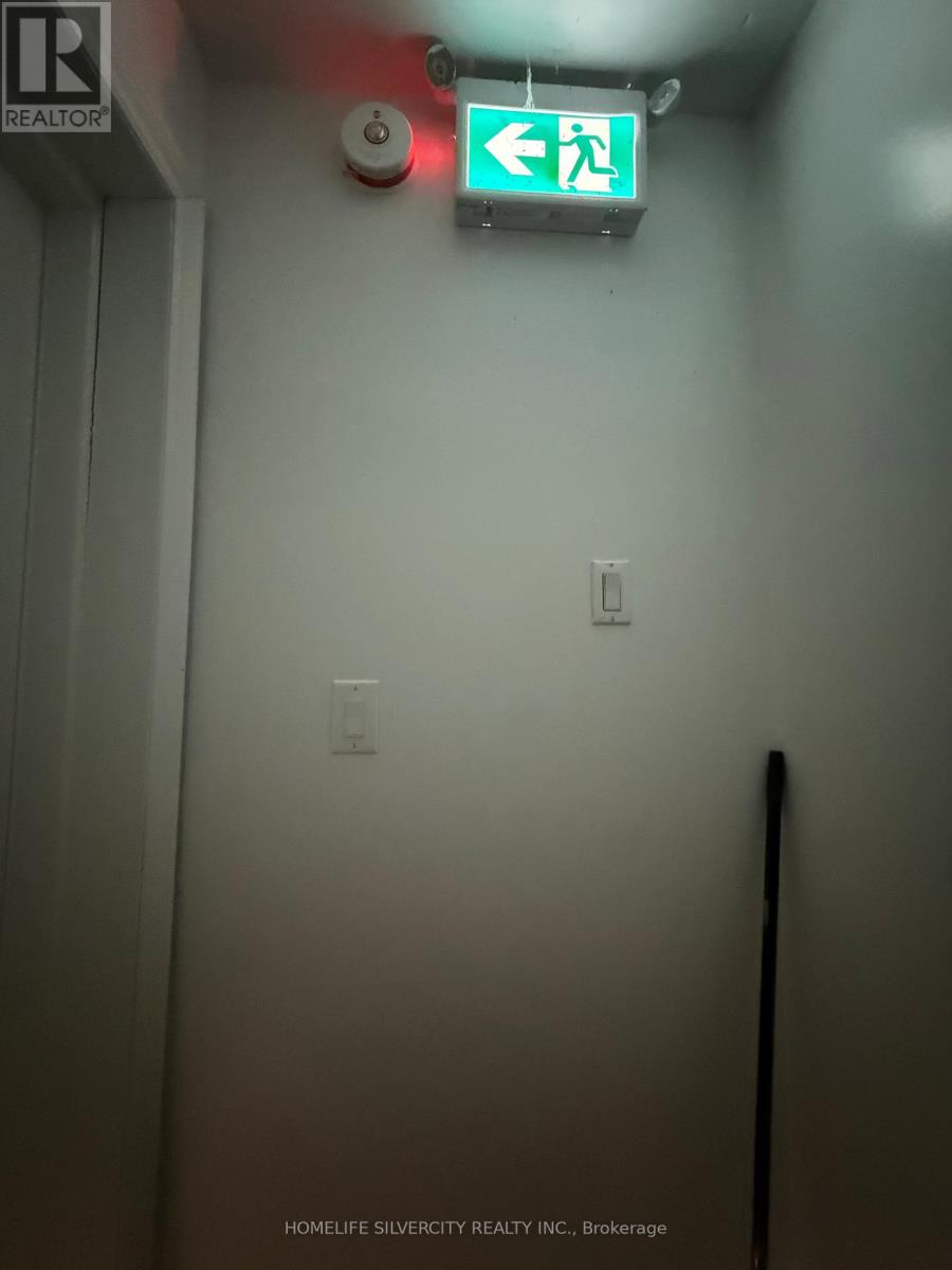 39 Savita Road, Brampton, Ontario L7A 3V1 - Photo 13 - W12884988