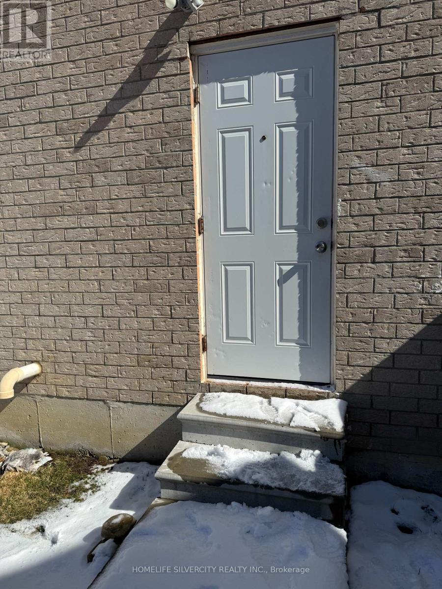 39 Savita Road, Brampton, Ontario L7A 3V1 - Photo 14 - W12884988