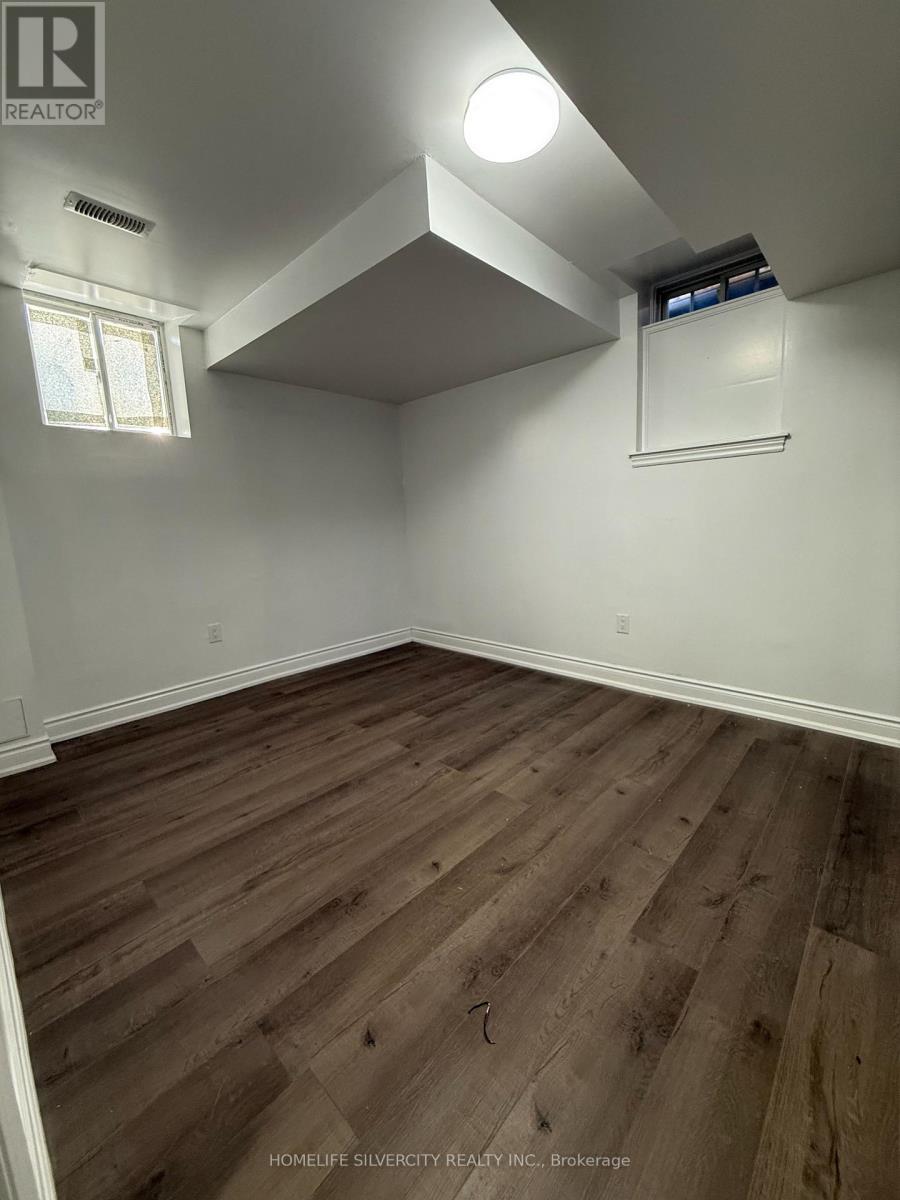 39 Savita Road, Brampton, Ontario L7A 3V1 - Photo 4 - W12884988