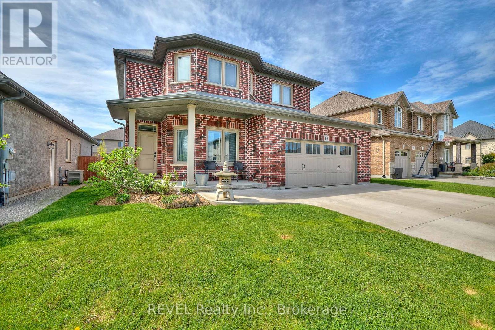 18 BREWERTON BOULEVARD, Pelham, Ontario