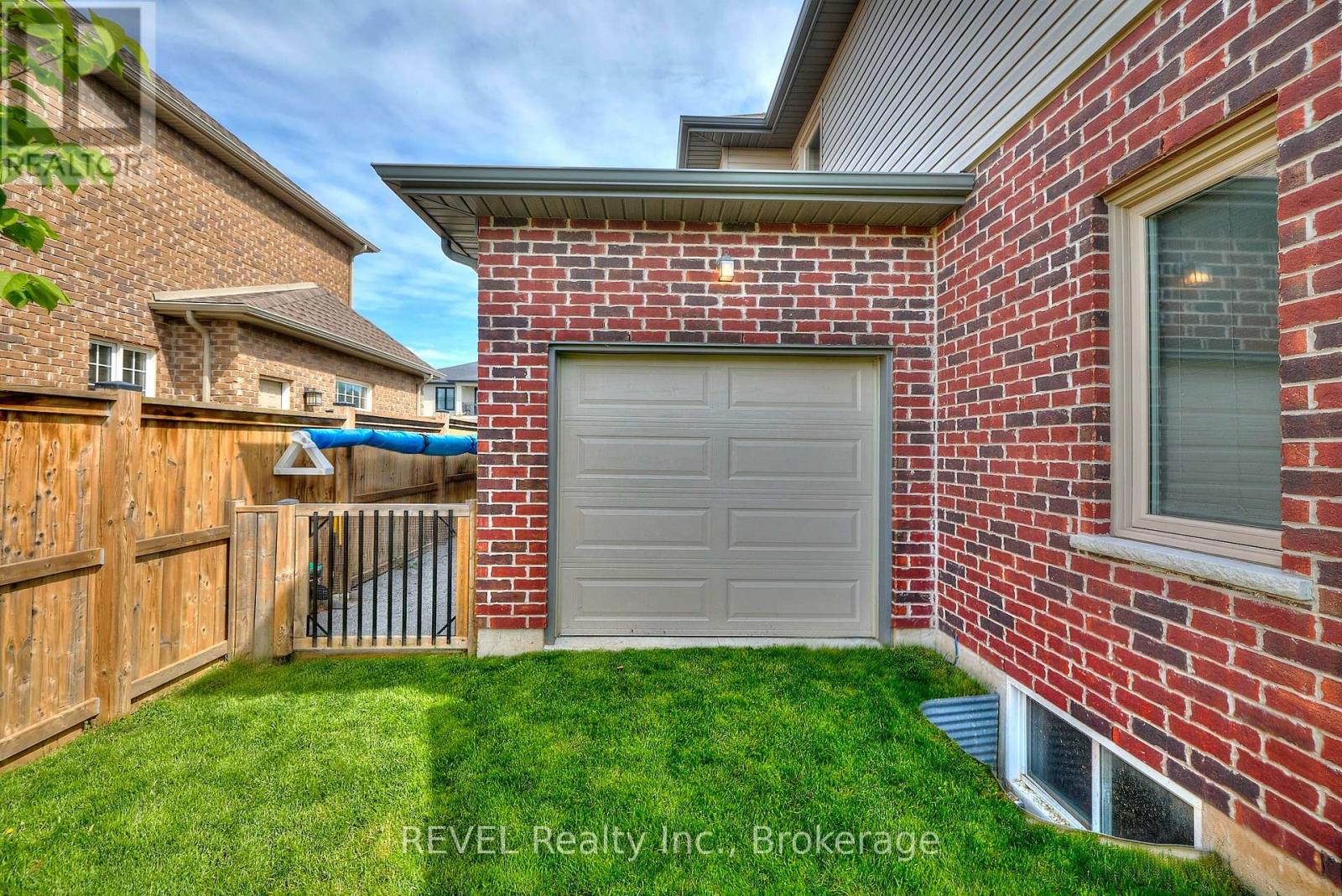 18 Brewerton Boulevard, Pelham, Ontario  L0S 1E5 - Photo 26 - X12800840