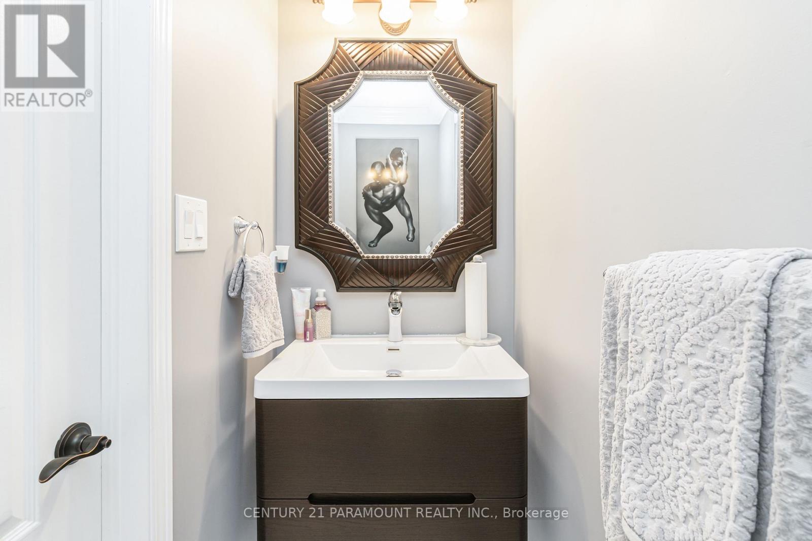 14 Redfinch Way, Brampton (Fletcher's Meadow), Ontario  L7A 2B3 - Photo 10 - W12883980