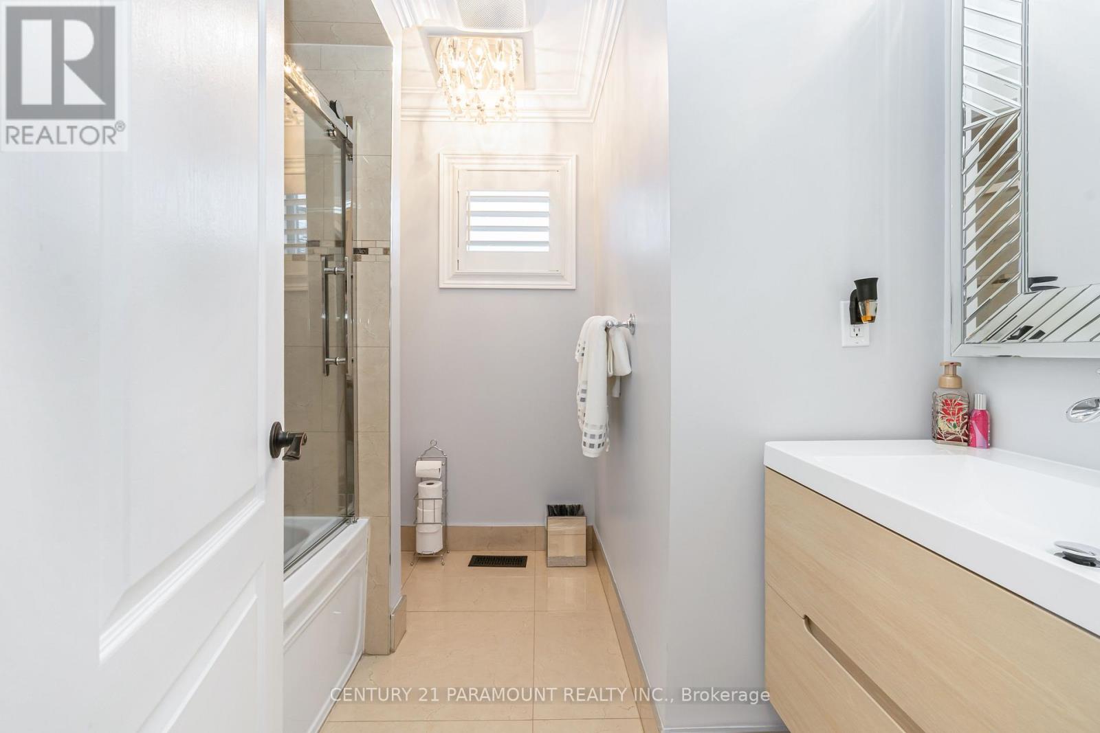 14 Redfinch Way, Brampton (Fletcher's Meadow), Ontario  L7A 2B3 - Photo 34 - W12883980