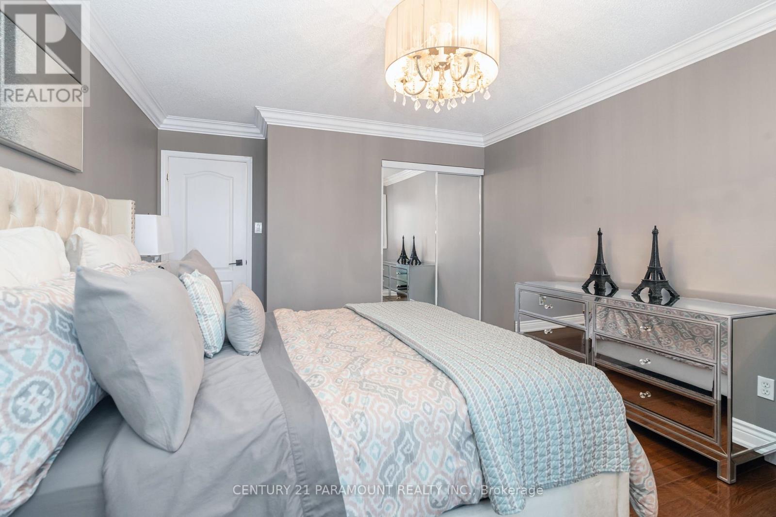 14 Redfinch Way, Brampton (Fletcher's Meadow), Ontario  L7A 2B3 - Photo 37 - W12883980