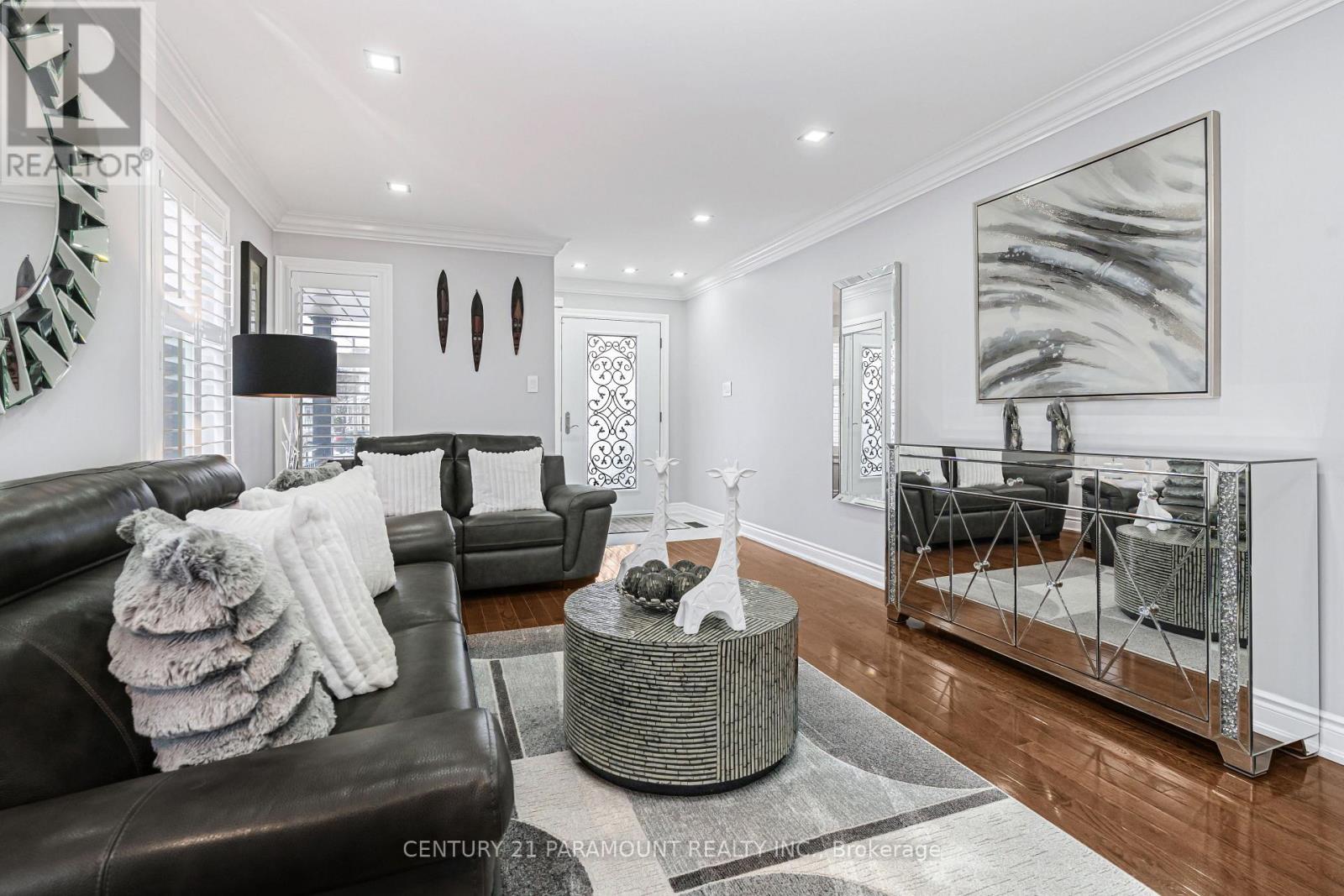 14 Redfinch Way, Brampton (Fletcher's Meadow), Ontario  L7A 2B3 - Photo 8 - W12883980