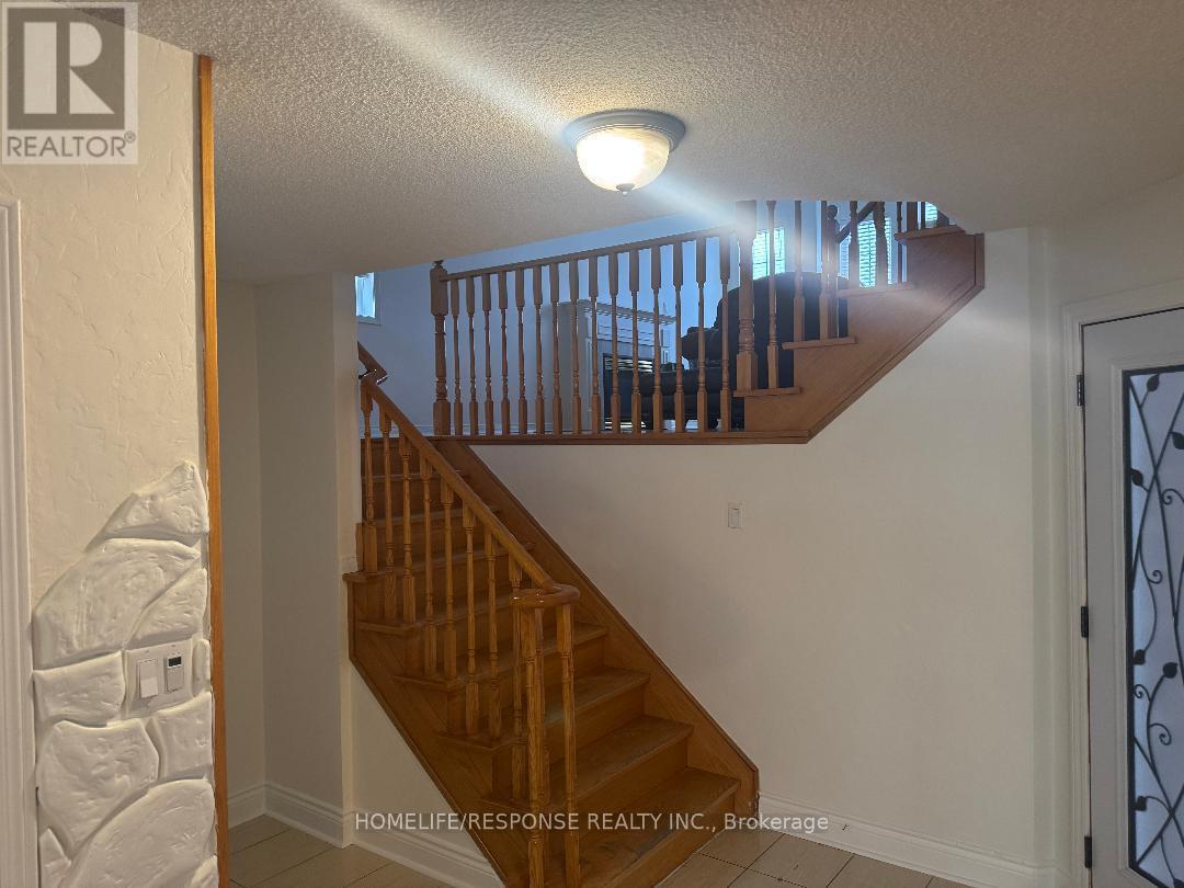 Main And Upper - 306 Cossack Crescent, Mississauga, Ontario  L5B 4C2 - Photo 25 - W12668550