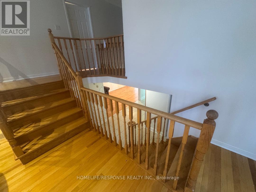 Main And Upper - 306 Cossack Crescent, Mississauga, Ontario  L5B 4C2 - Photo 4 - W12668550