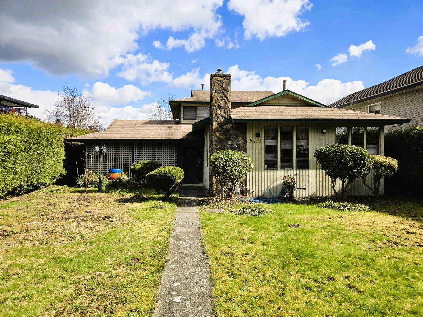 8468 144th Street, Surrey, British Columbia  V3W 5T7 - Photo 2 - R3098721