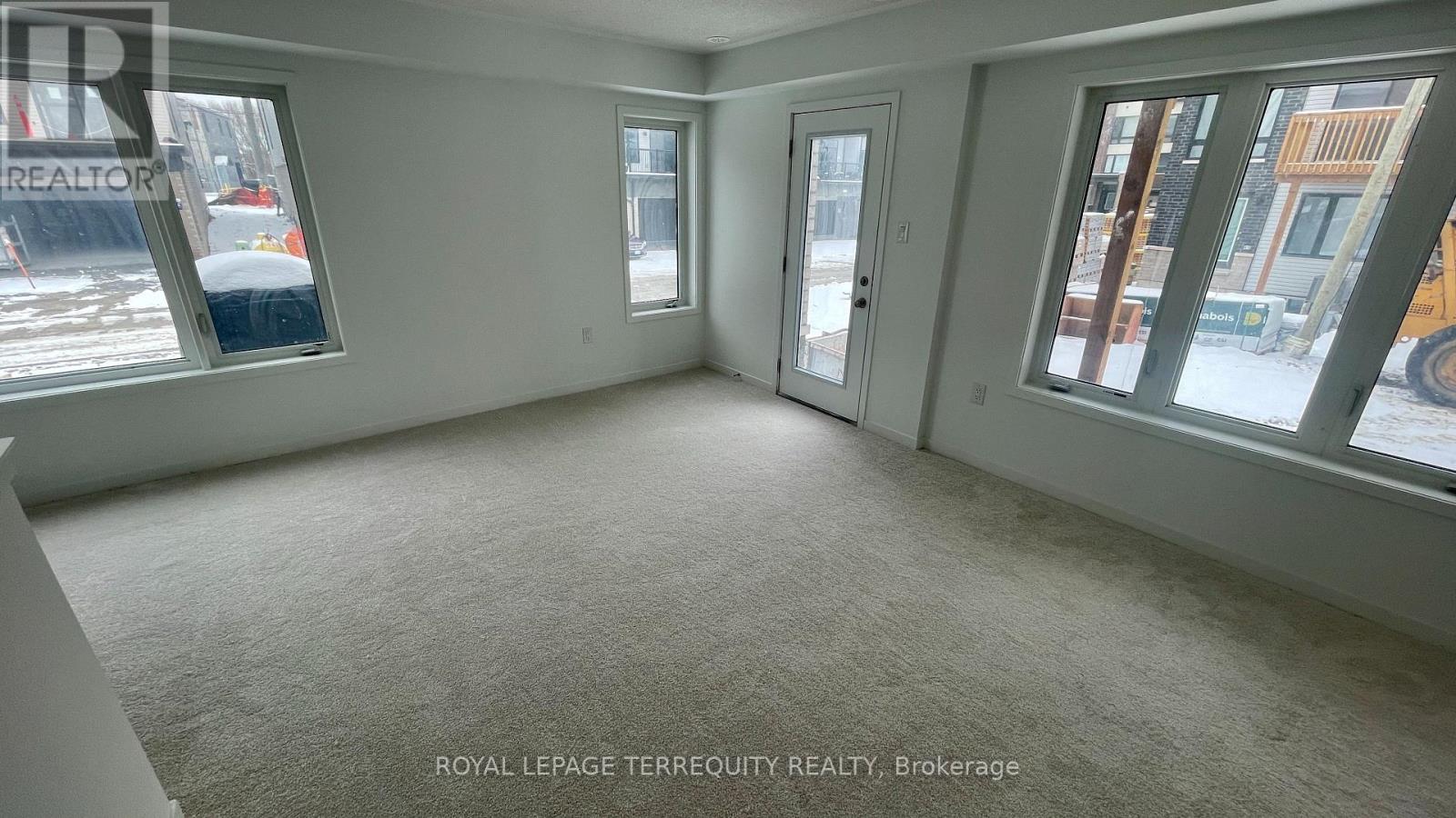 815 Stanstead Path, Oshawa, Ontario  L1H 7K5 - Photo 3 - E12885030