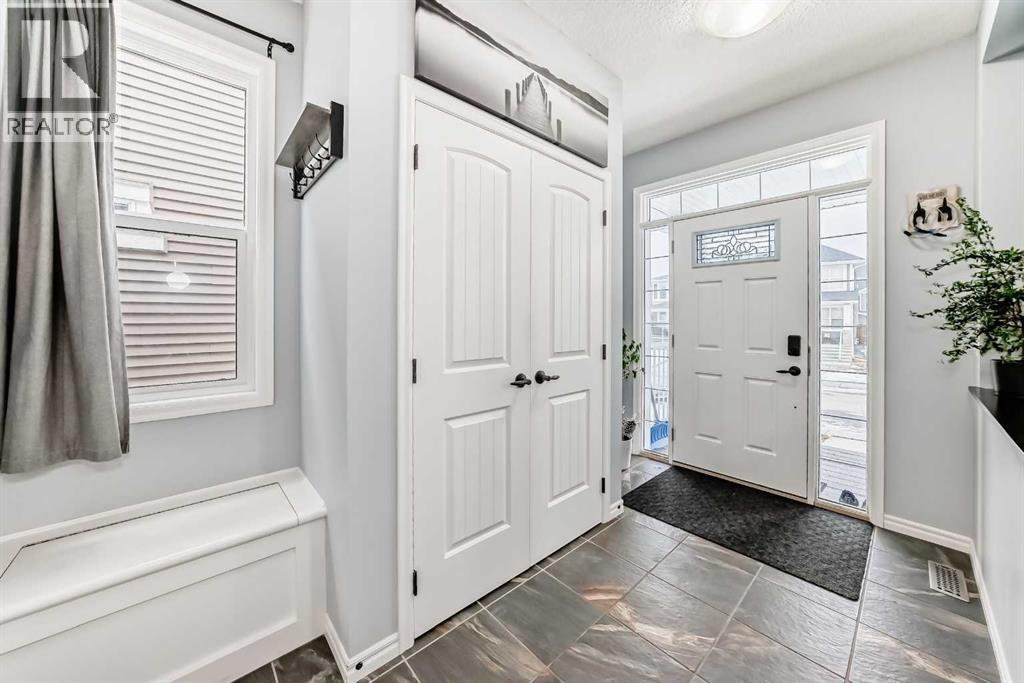 94 River Heights Green, Cochrane, Alberta  T4C 0Y5 - Photo 2 - A2290703