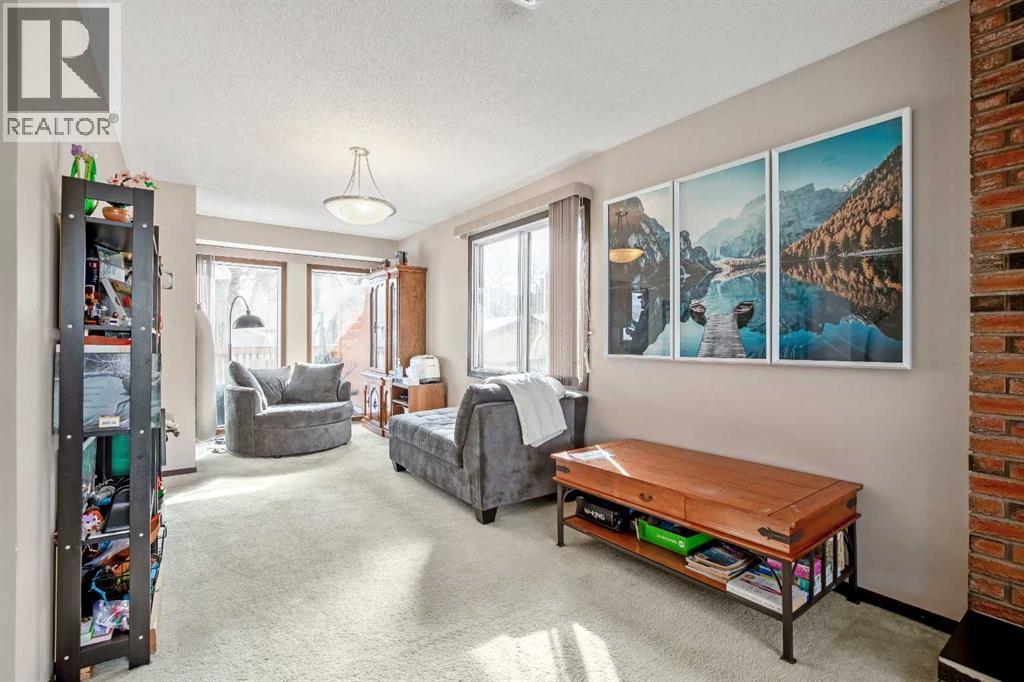 427 Queen Anne Way Se, Calgary, Alberta  T2J 4R8 - Photo 7 - A2292763