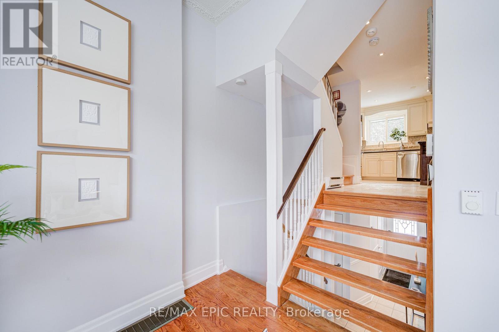 6 - 115 Henderson Avenue, Markham, Ontario  L3T 2L3 - Photo 6 - N12885032