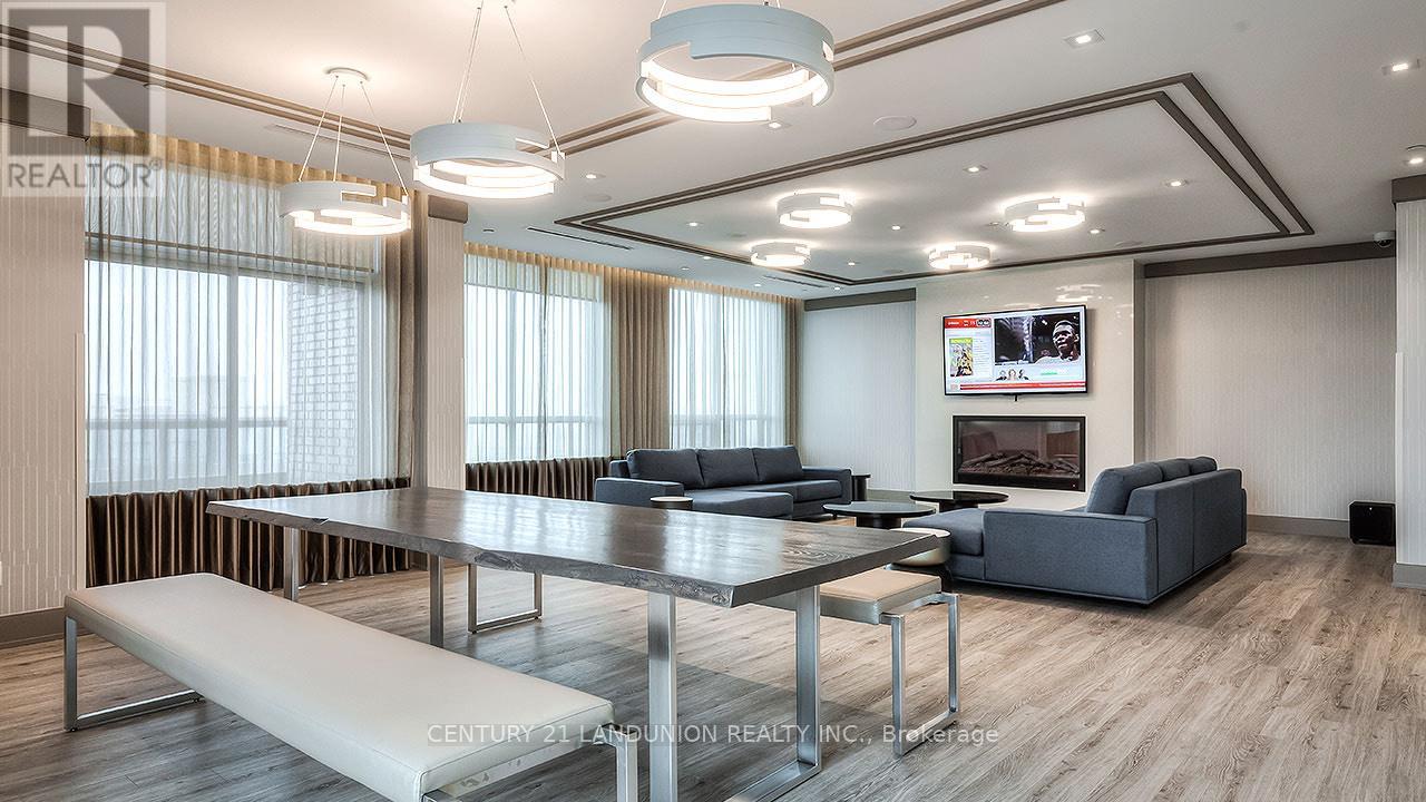 605 - 15 Water Walk Drive, Markham, Ontario  L6G 0G2 - Photo 20 - N12885038