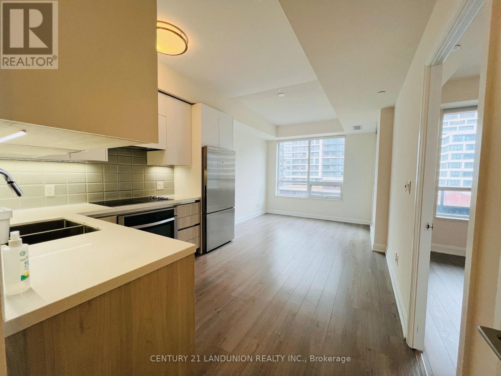 605 - 15 Water Walk Drive, Markham, Ontario  L6G 0G2 - Photo 5 - N12885038