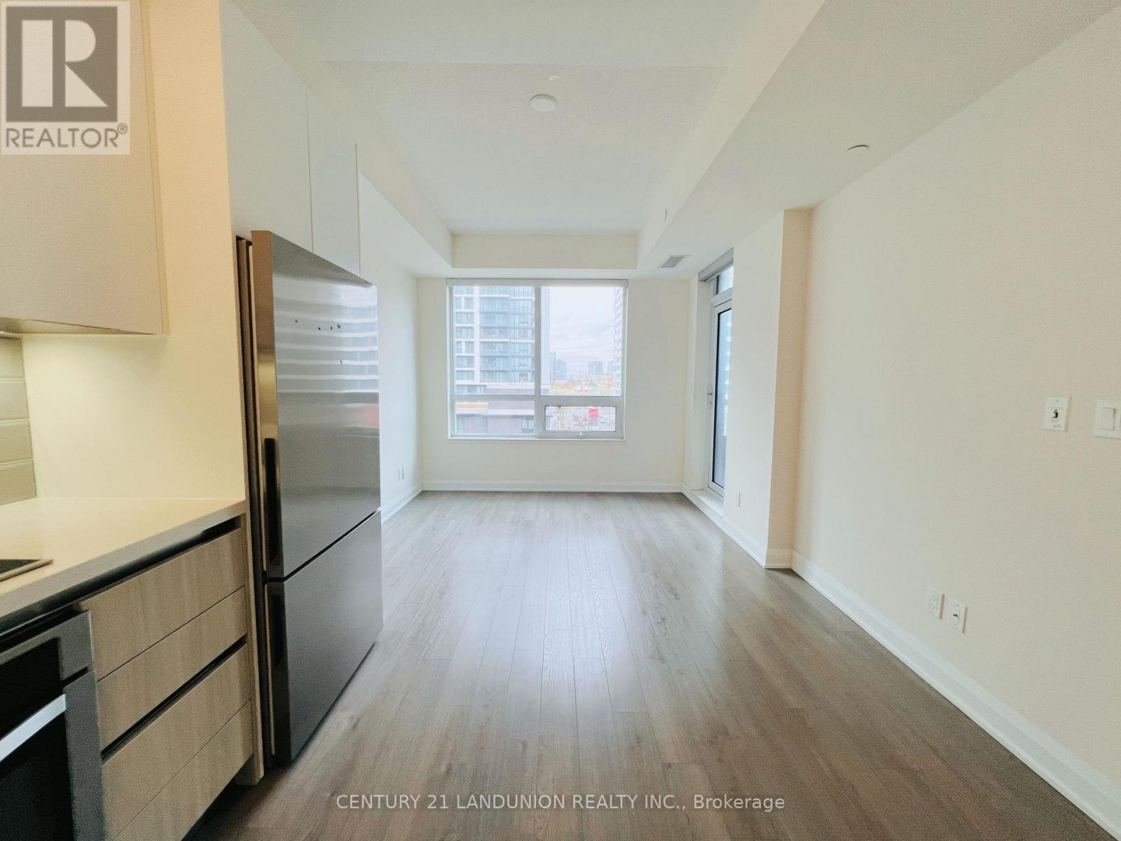 605 - 15 Water Walk Drive, Markham, Ontario  L6G 0G2 - Photo 8 - N12885038