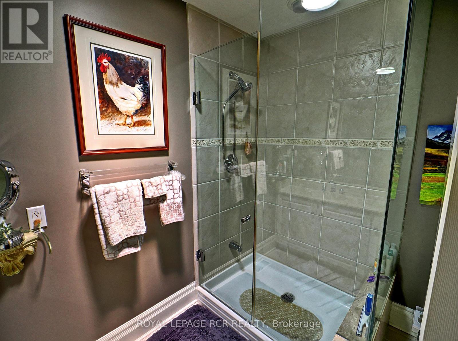 2 - 28 Reddington Drive, Caledon, Ontario L7E 0E4 - Photo 15 - W12337270