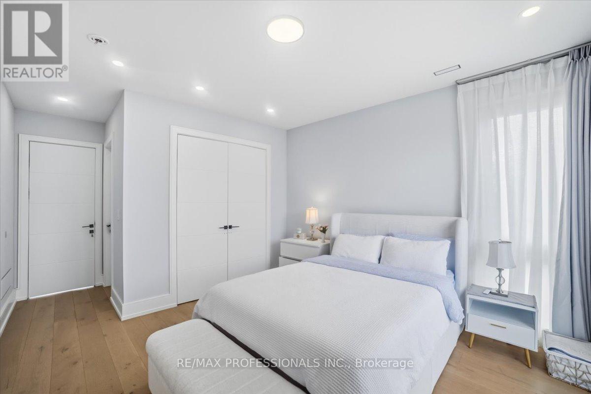 2206 Utely Road, Mississauga, Ontario  L5J 1X1 - Photo 26 - W12801708