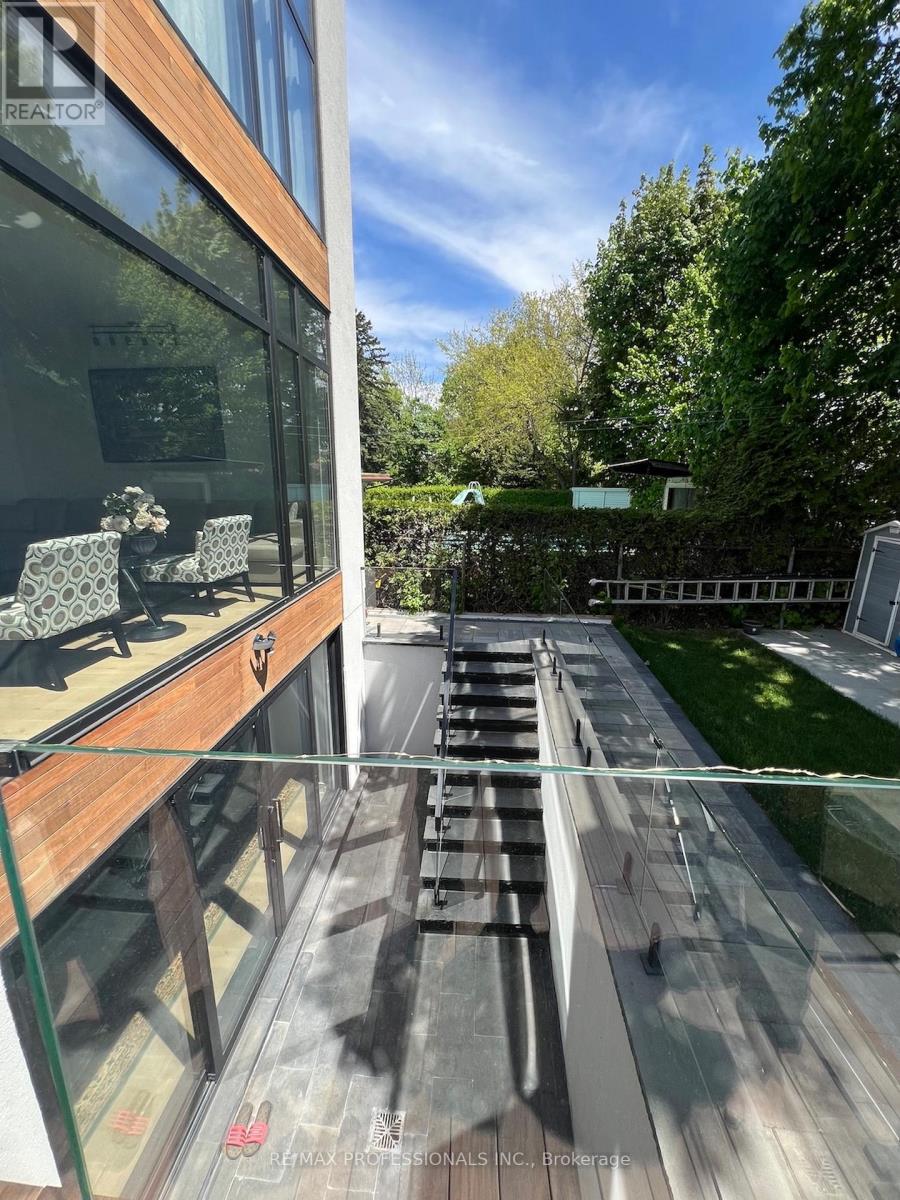 2206 Utely Road, Mississauga, Ontario  L5J 1X1 - Photo 19 - W12801708