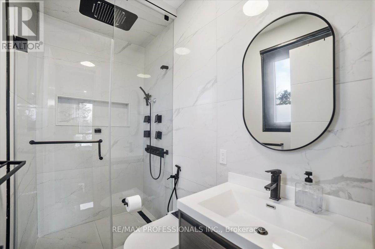 2206 Utely Road, Mississauga, Ontario  L5J 1X1 - Photo 37 - W12801708