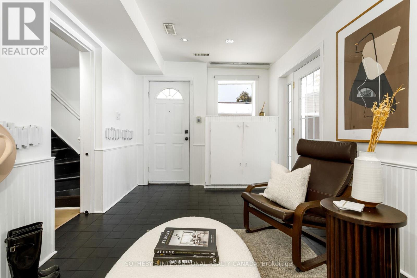 92 Delma Drive, Toronto, Ontario  M8W 4P1 - Photo 23 - W12836476