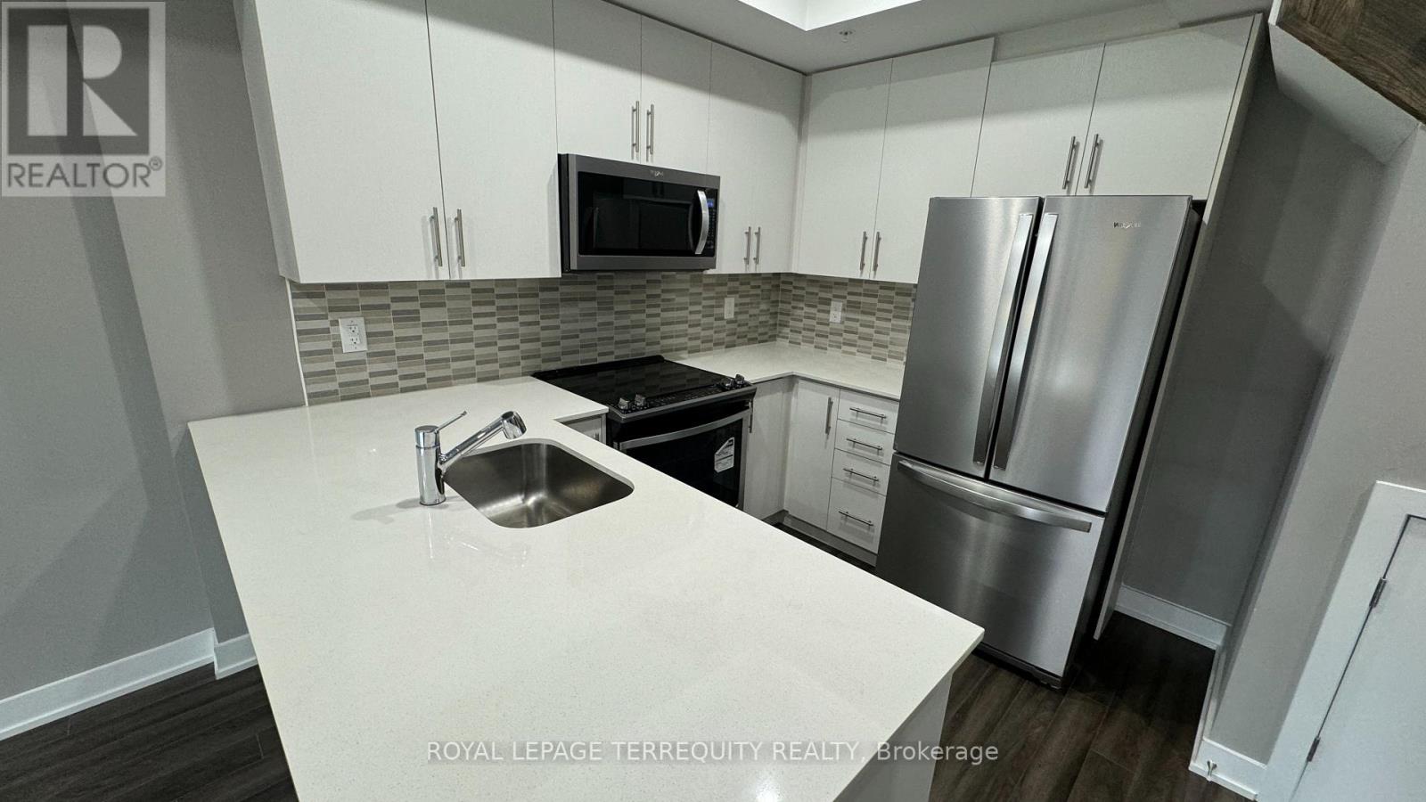 6 - 3472 Widdicombe Way, Mississauga, Ontario  L5L 0B8 - Photo 9 - W12885034