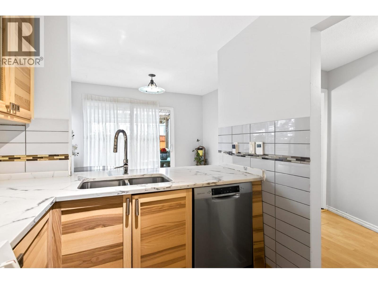 3005 Alderbrook Place, Coquitlam, British Columbia  V3C 4B5 - Photo 14 - R3099456