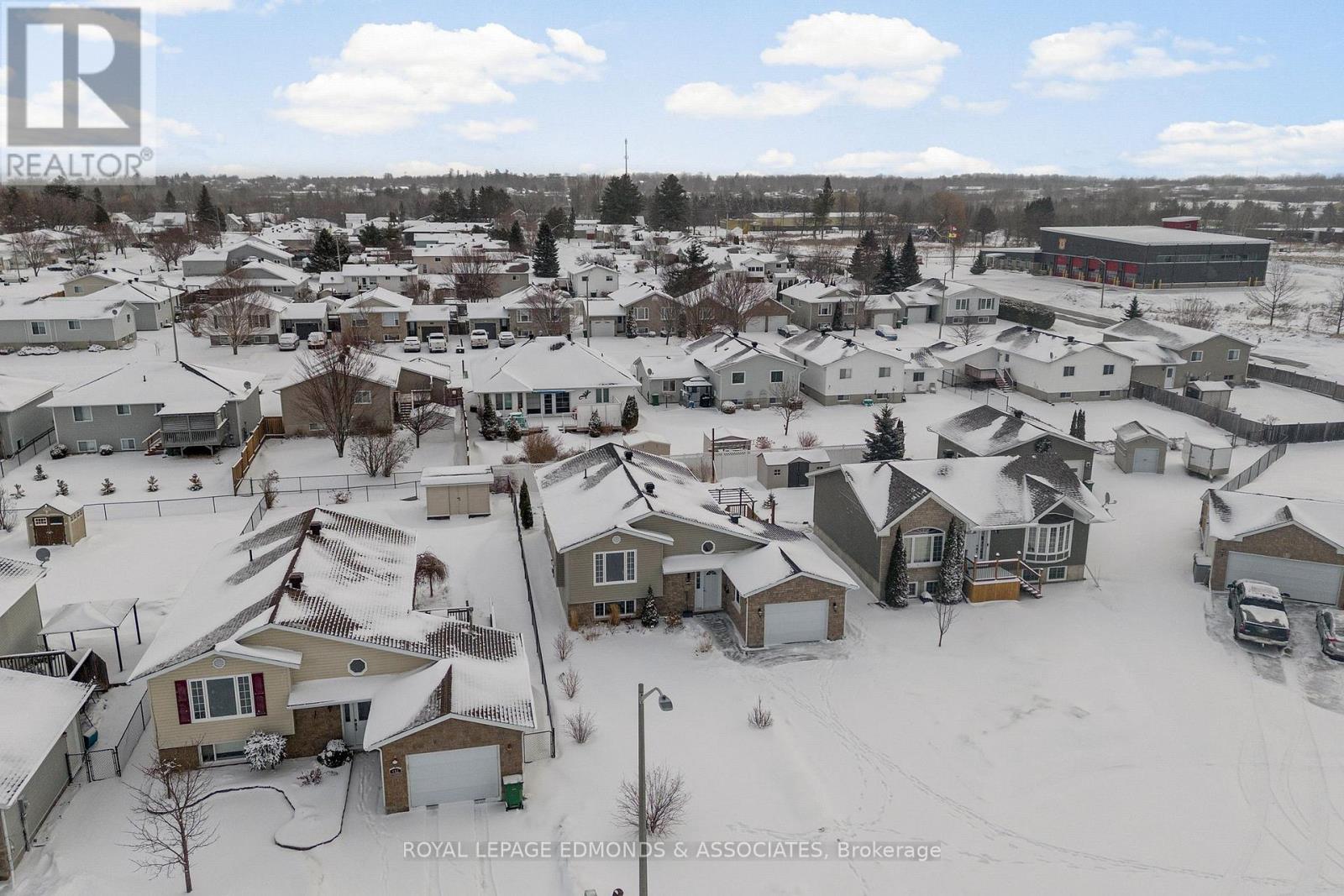 492 Sheppard Road, Pembroke, Ontario  K8A 0A7 - Photo 5 - X12885058